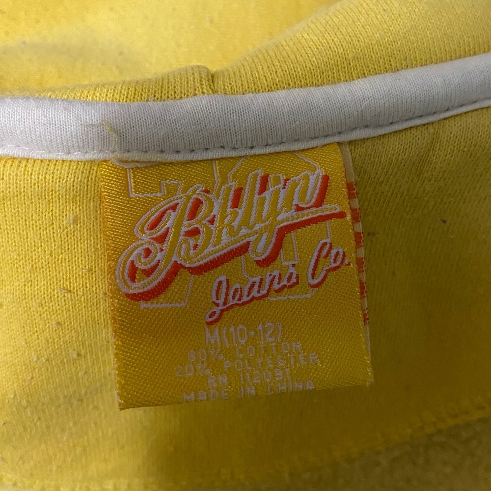 Yellow jacket - Picture 2 of 3